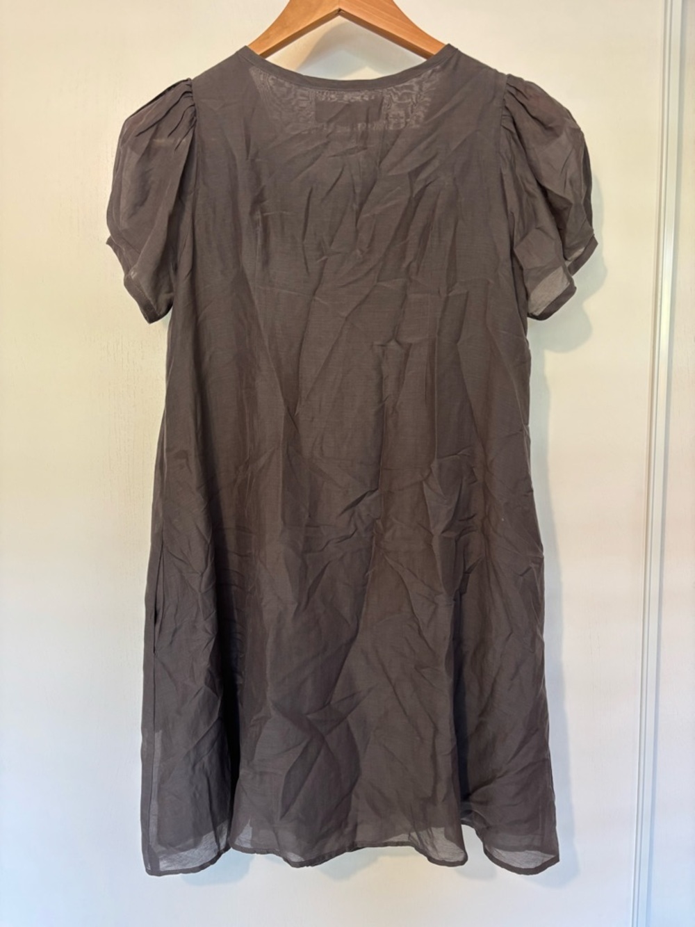 Graham & Spencer Shift Dress Size Medium Minimalist Elevated Basic Puff Sleeve - Picture 2 of 7
